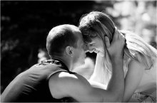 black and white / ***