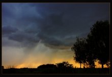 Five minutes before the rain. / ***