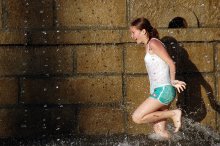 The girl in the fountain / ***