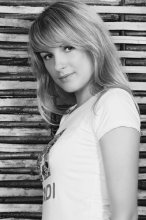 Girl / ***