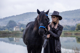  / Hors
