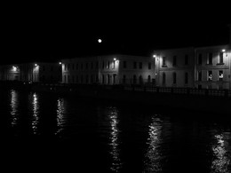 The city sleeps / ***