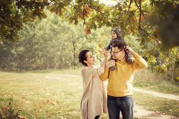 Family Walk / ***