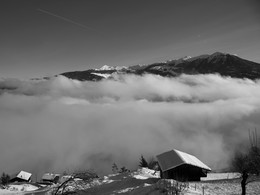 there behind fogs / [img]http://i057.radikal.ru/1711/80/456b40ab52e2.jpg[/img]