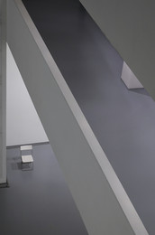 über Stuhl / [img]https://s7.postimg.org/uvijqji63/image.jpg[/img]
[img]https://s7.postimg.org/pk3n5t18b/image.jpg[/img]
