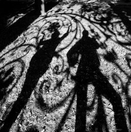 Dancing Men / ***