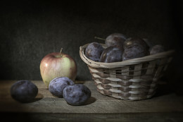 Plum / ***