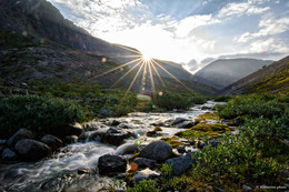 mountain River / ***