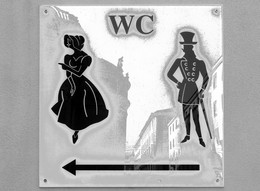 square mood / damen links - herren rechts.
gesehen in parma/italien
