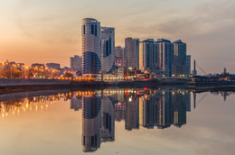 Morning on the waterfront / ***