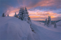 Steirischer Winter / Morgens auf der Stubalpe beim alten Almhaus am Gaberl.