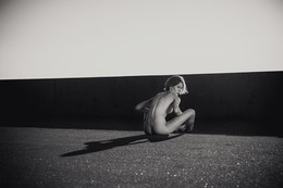 Zwischen Licht und Schatten / https://www.facebook.com/adik.kurta