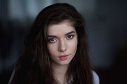  / ***