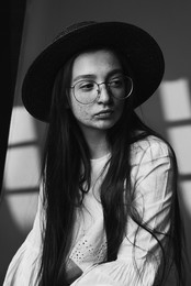 231 / ***