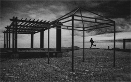 To the sea ... / ***