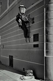 Lamplighter / ***