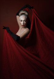 &nbsp; / Ph: Ariadna Belkina 
Md: Alexandra Guvidas
Make up &amp; hair: Li Lobanova
PhotoFilmStudio