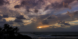 Sunset / ***