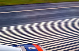 Landing / ***