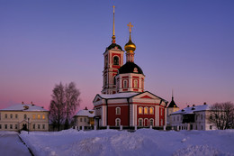 Trinity Cathedral / ***