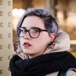 &nbsp; / ***