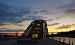 Hamburg. Altona. Dockland / ***