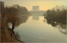 Dämmerung über der Stadt / ***