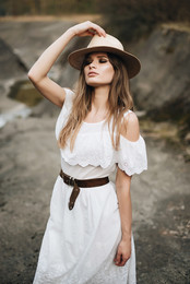 Helen## / ***