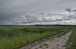 Before the rain / ***