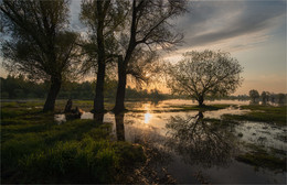 On the outskirts / ***