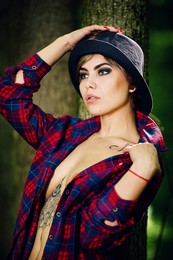 Mary / ***