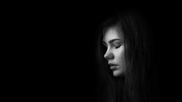 Deep black / ***