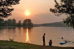 Evening in the village / ***