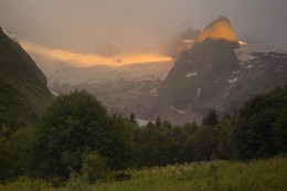 Morgendämmerung / ***