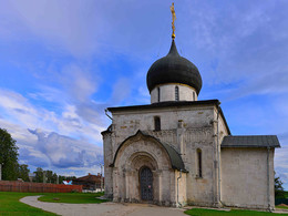 St. George's Cathedral / ***