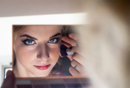 Mirror / ***