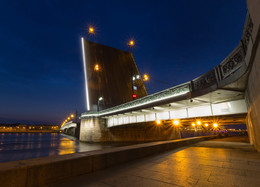 Trinity Bridge / ***
