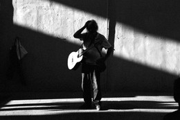 Guitarist / ***