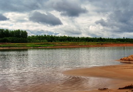 River. / ***