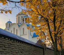 Schutz Kirche / ***
