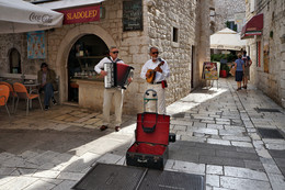 street musicians / ***