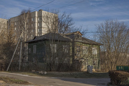 "Skyscrapers, skyscrapers, and I'm a little ..." / ***