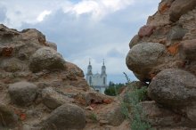Behind the rocks Krevo Castle / ***