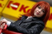 Lady with red head / ***