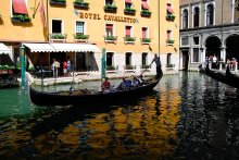 Gondolas and canals / ***