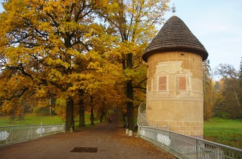 Im Park Pawlowsk / ***