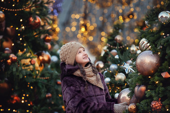 Holiday comes to us / ***
