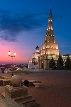 Turm Syuyumbike / ***