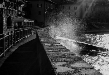 Sturm an einem sonnigen Tag / ***