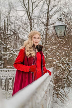 The girl in red / ***